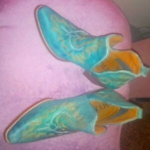 Turquoise handmade boots by Myra